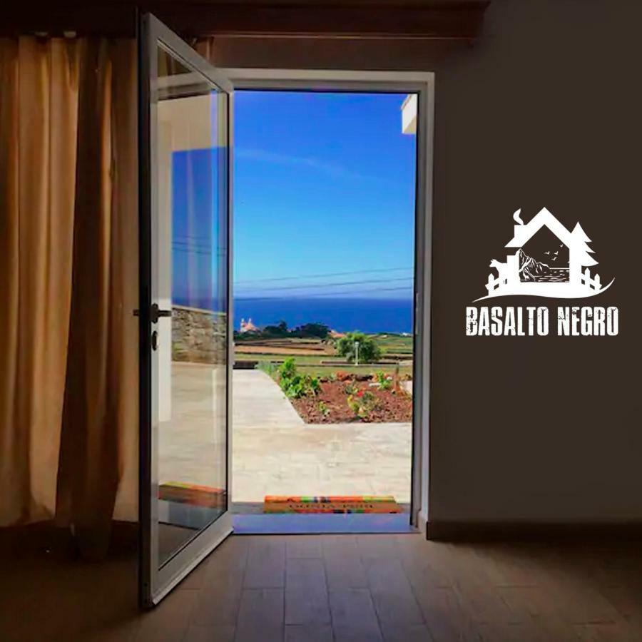 Готель Basalto Negro Al Ангра-ду-Ероїшму Екстер'єр фото
